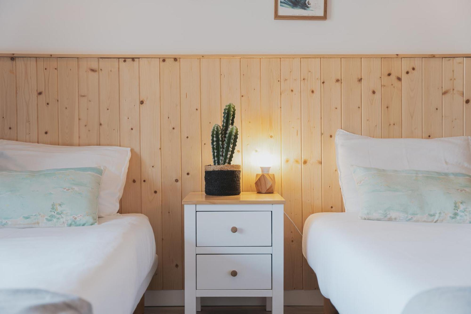 Surf Guesthouse - 7Min Walk To The Beach 파타이아스 외부 사진