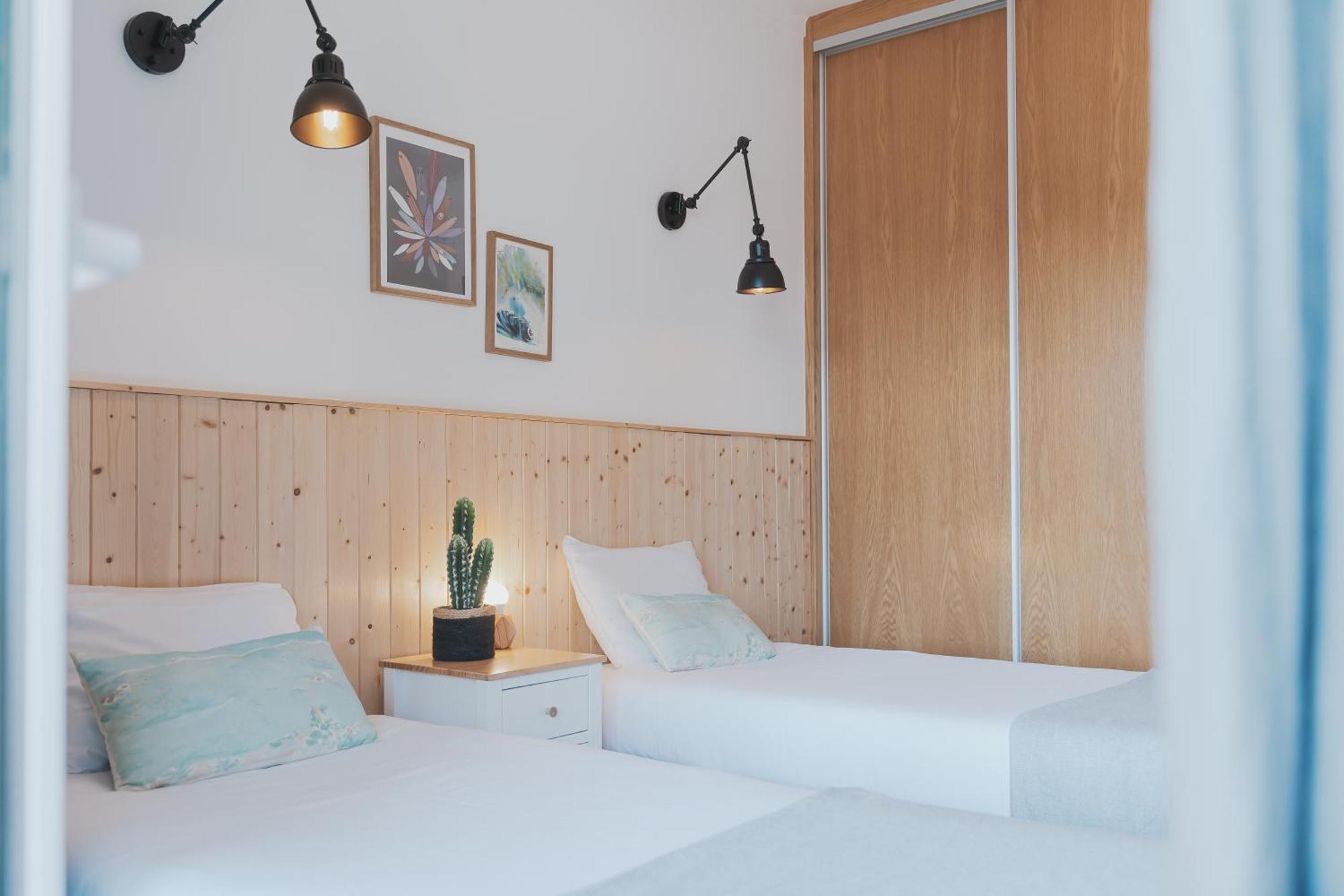 Surf Guesthouse - 7Min Walk To The Beach 파타이아스 외부 사진